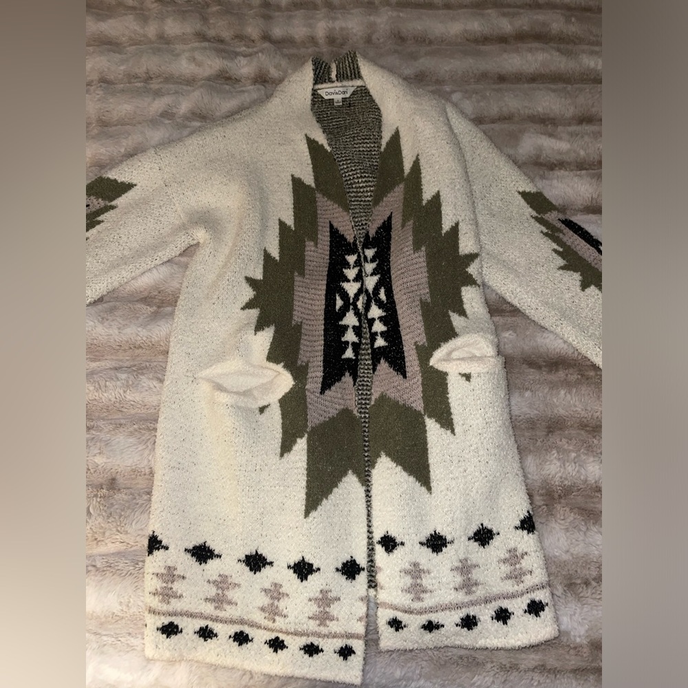 Super soft and cute Aztec print cardigan